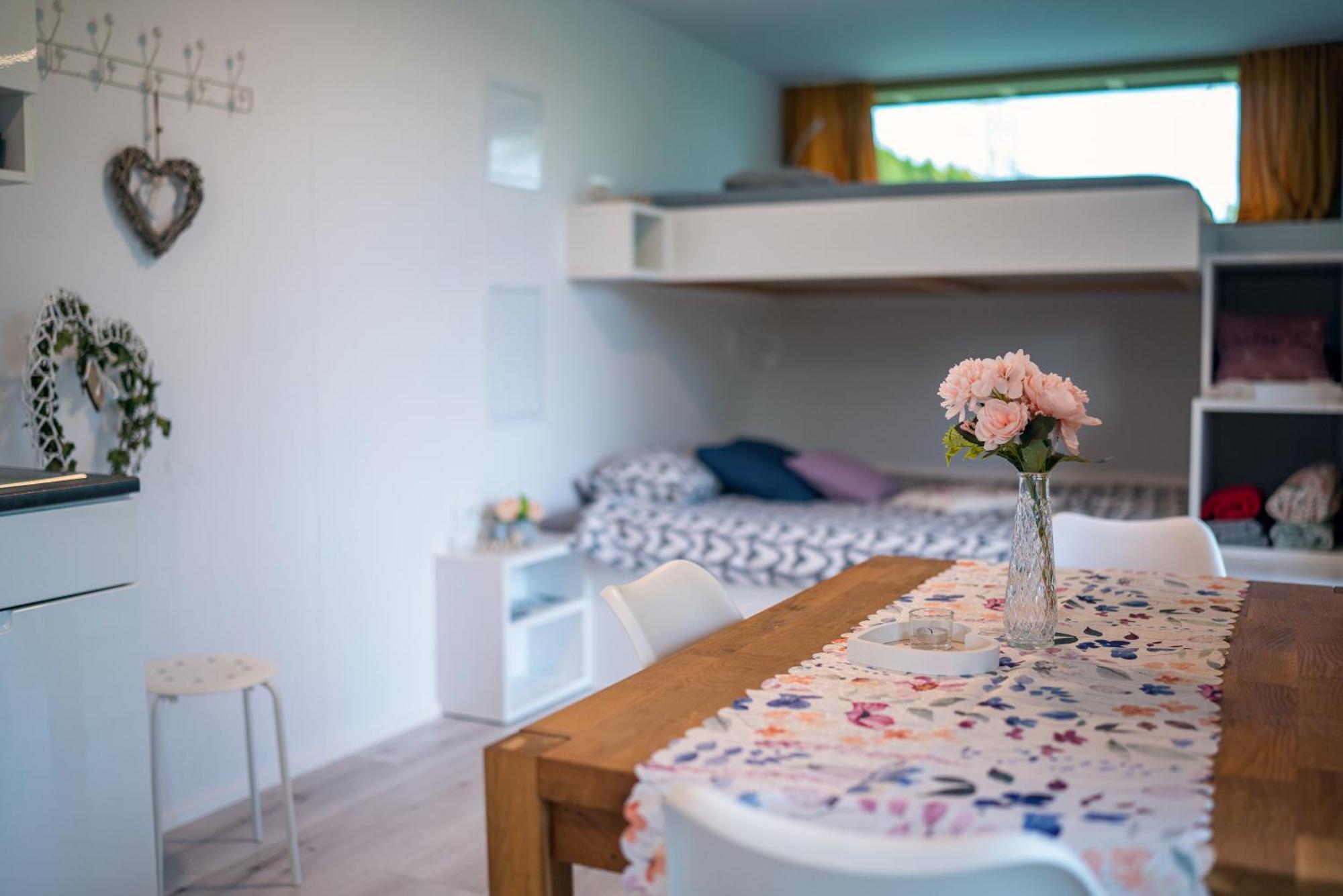 Holiday House Hona Lux Velike Lasce Экстерьер фото