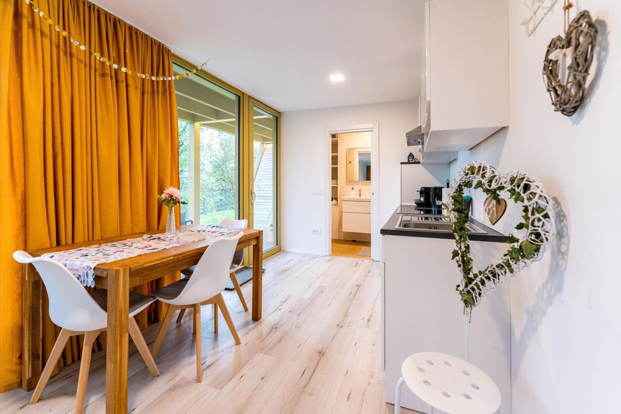 Holiday House Hona Lux Velike Lasce Экстерьер фото